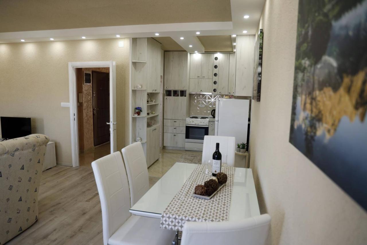 Apartment Alexandar Podgorica Ngoại thất bức ảnh